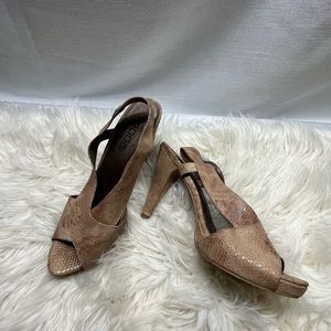 Beige snakeskin sandal